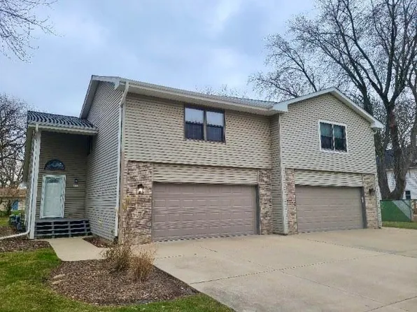 600 Lisbon Rd #A, Oconomowoc, WI 53066