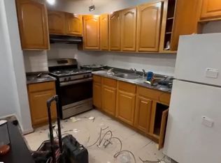 286 E 39th St #1, Brooklyn, NY 11203