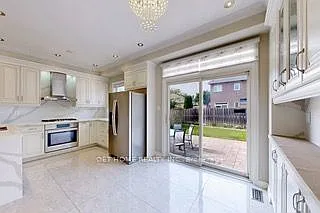 48 Goldenwood Cres — Photo 11