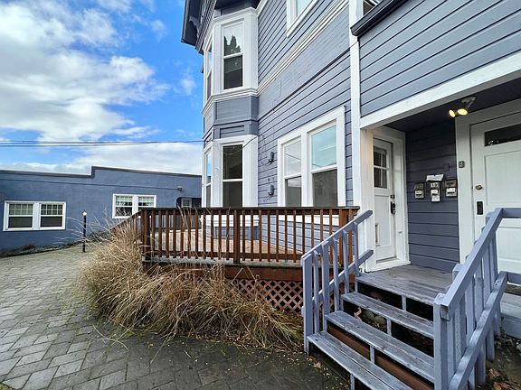 5th image of 2023-2051 SE Madison St #17