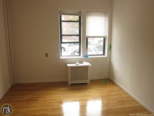 Rented by Realty 2000 Corp | media 1