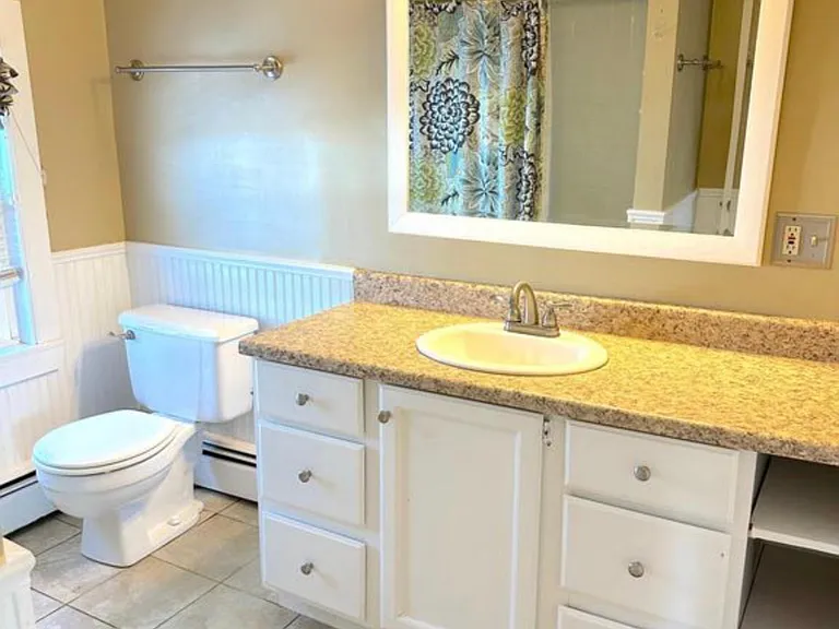 324 Elm St #A — Photo 10
