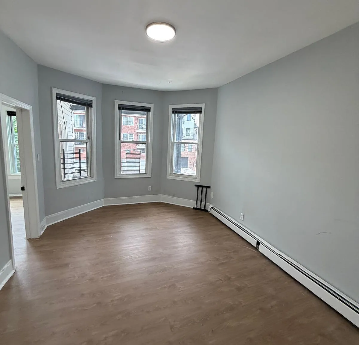 3 bed, $2,050 — Photo 4