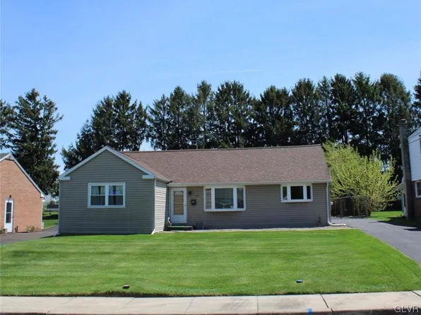 582 College Garden Dr, Kutztown, PA 19530