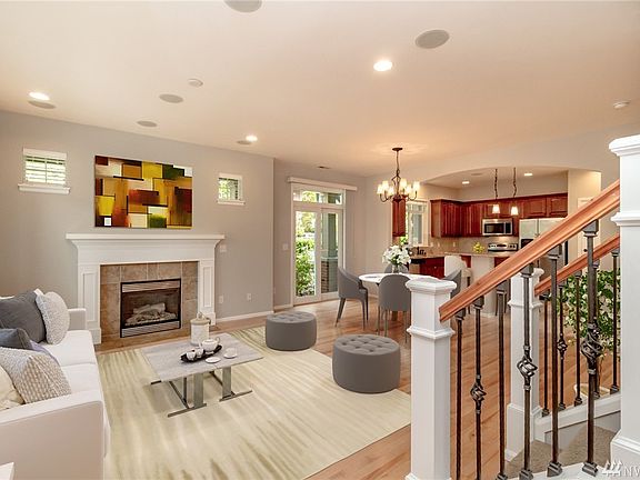 4th image of 1750 10th Ave NE #1209