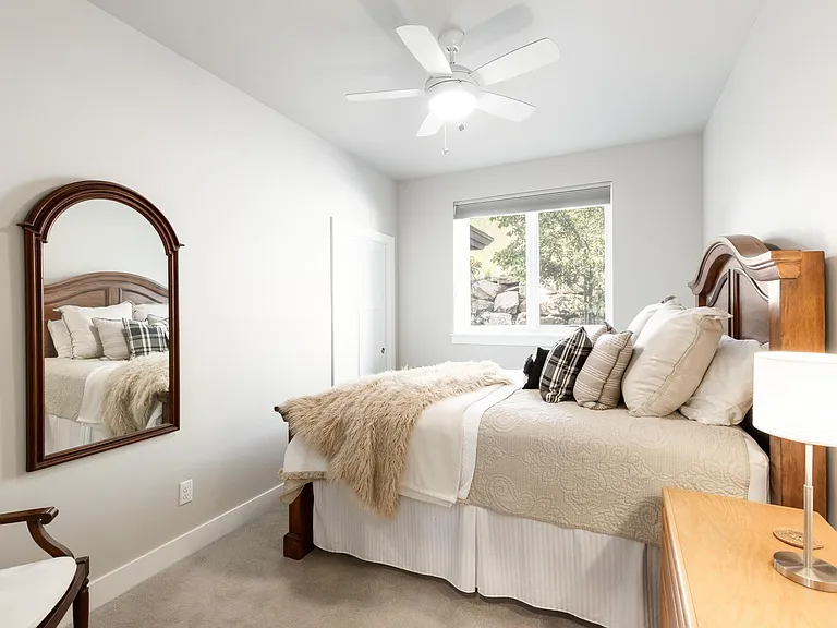 1426 N Montchapel Ln — Photo 25