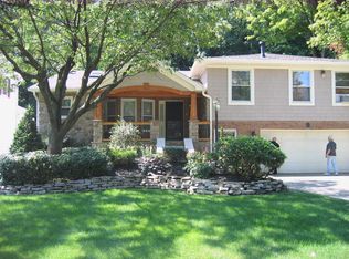 2092 Wedgewood Dr, Akron, OH 44312