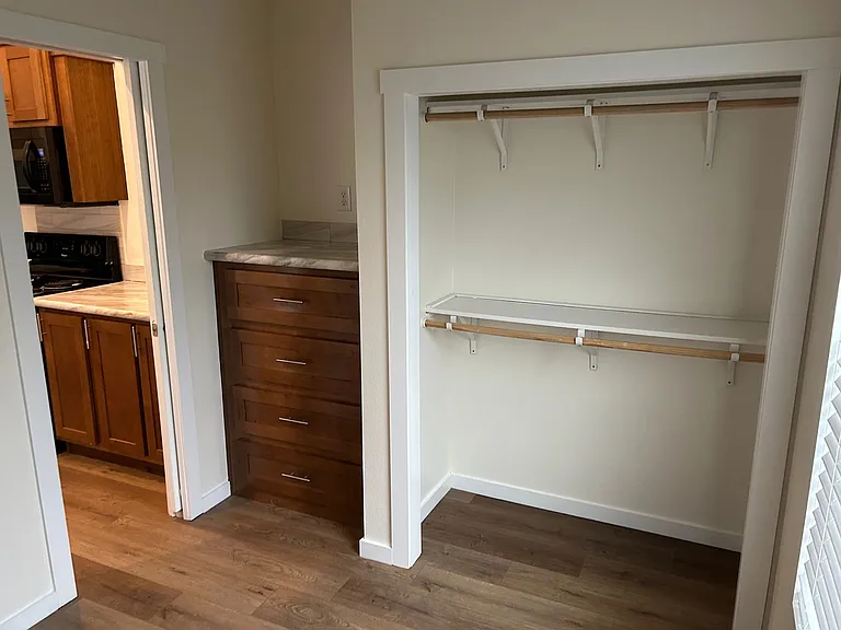 5215 Crestway Dr #25 — Photo 8