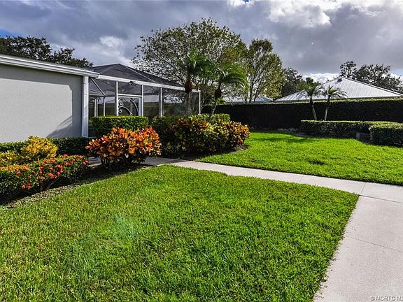 2nd image of 1563 SW Waterfall Blvd