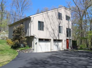 11 Manor Drive, Goldens Bridge, NY 10526