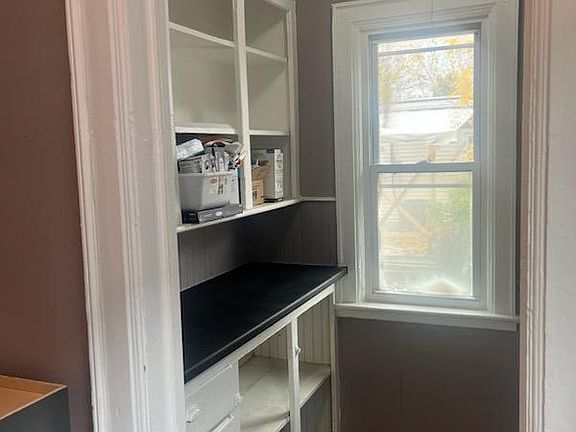 4th image of 19 Hoyt St #4
