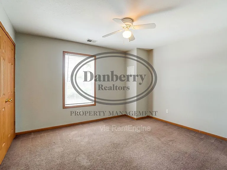 1103 N Byrne Rd — Photo 25