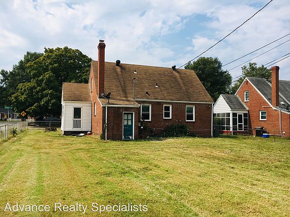 3rd image of 215 Winber Dr
