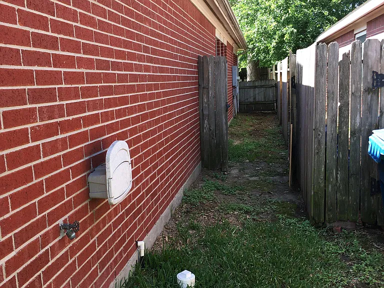 4603 Shane Creek Ln — Photo 32