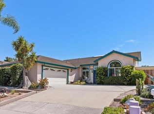 1713 W Country Club Ln W, Escondido, CA 92026