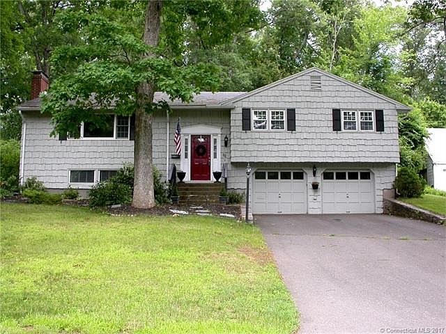 1st image of 111 Lakewood Cir S