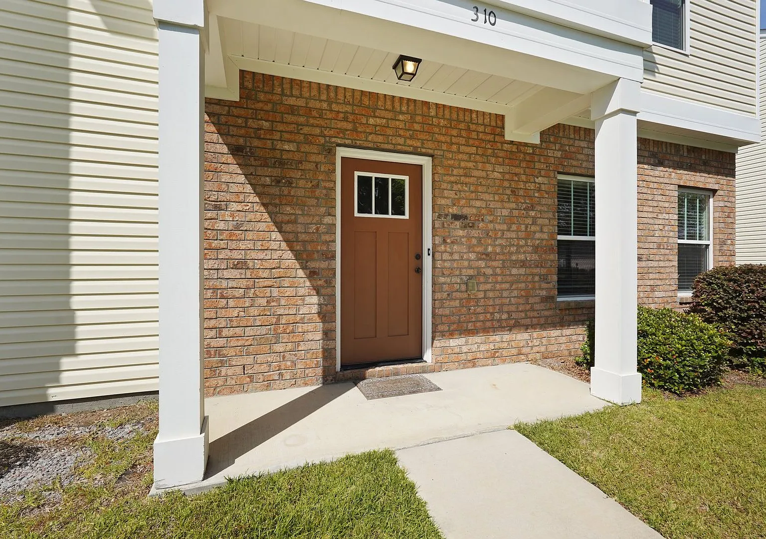 410 Olde Ivey Square — Photo 2
