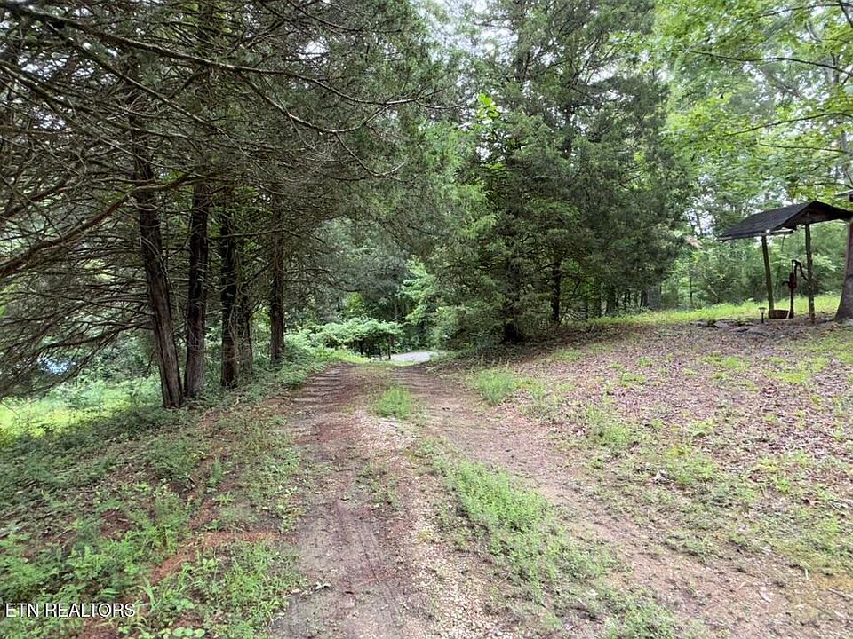4th image of 131 Williams Cir