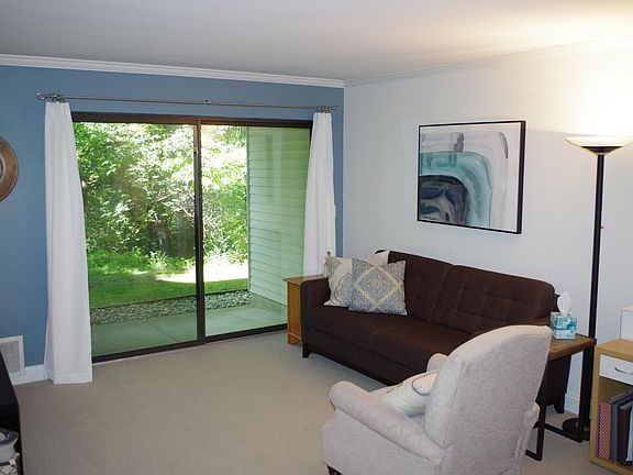5th image of 3364 Devonwood Hls NE APT A