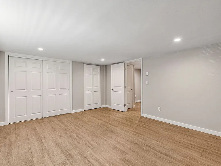 15th Avenue Apartments — Photo 8