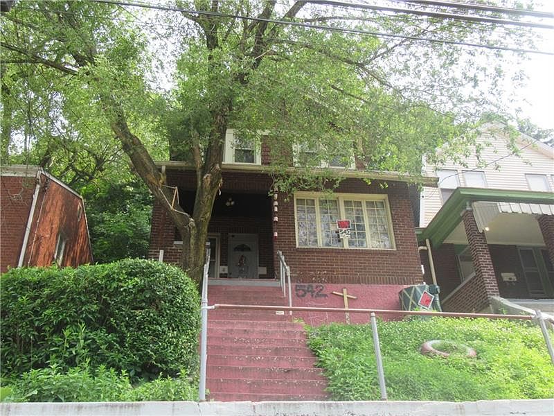 2nd image of 542 Midland St