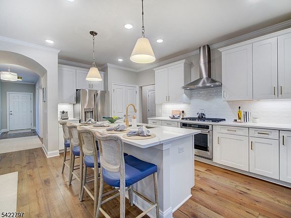 2nd image of 30 Dahlia Dr