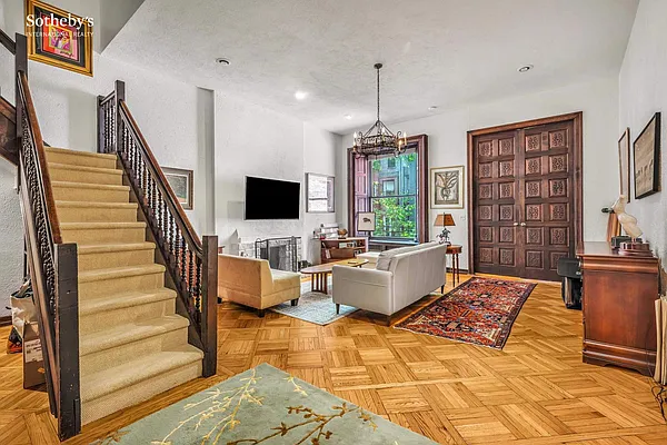 Sold by Sotheby's International Realty | media 2