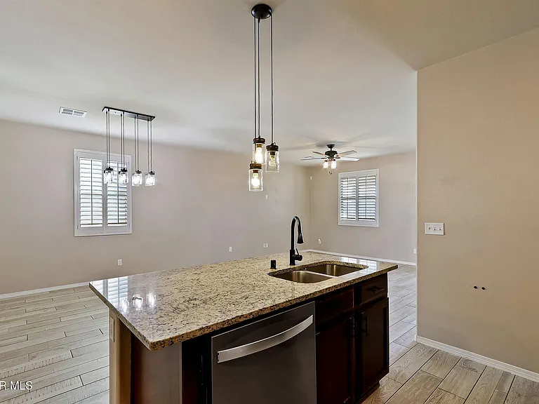 3921 Desert Dunes Dr — Photo 17
