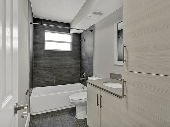 5th image of 216 Calabria Ave #6