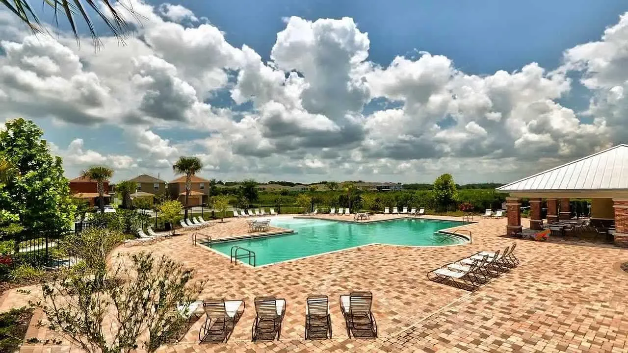 2 bed, 2.5 bath, 1320 sqft, $2,000 — Photo 2