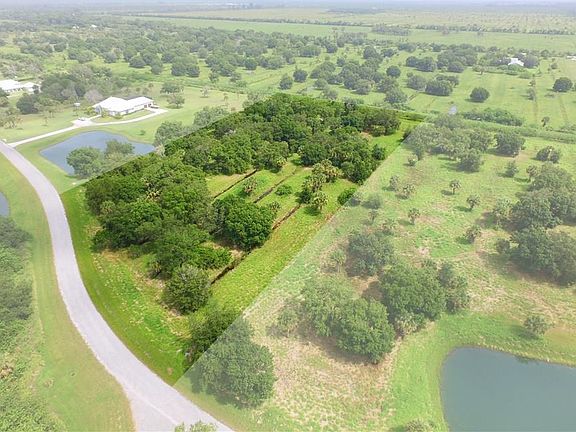 2nd image of 7500 Hidden Hammock Ln