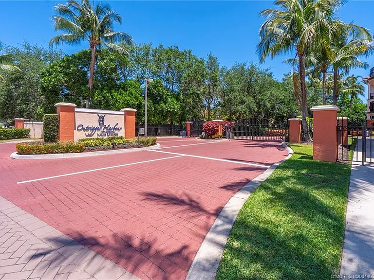 1528 NE Outrigger Landings Dr #208 — Photo 71
