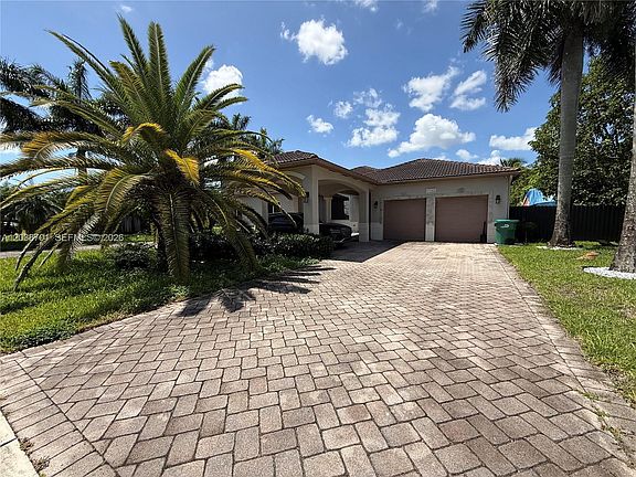 3rd image of 16940 SW 296th St