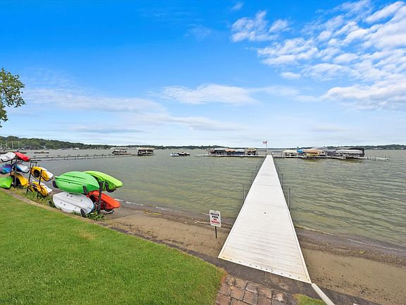 3rd image of 8123 S Lake Shore Dr #2