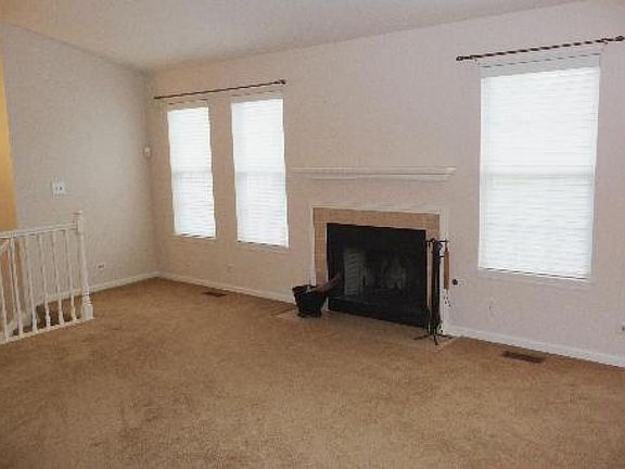 3rd image of 759 Grosse Pointe Cir #759