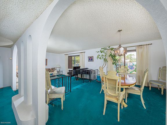 2nd image of 3790 N Knollwood Cir