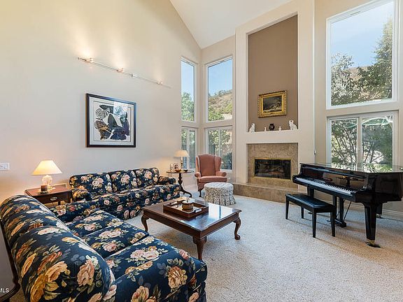 5th image of 341 Scarborough St