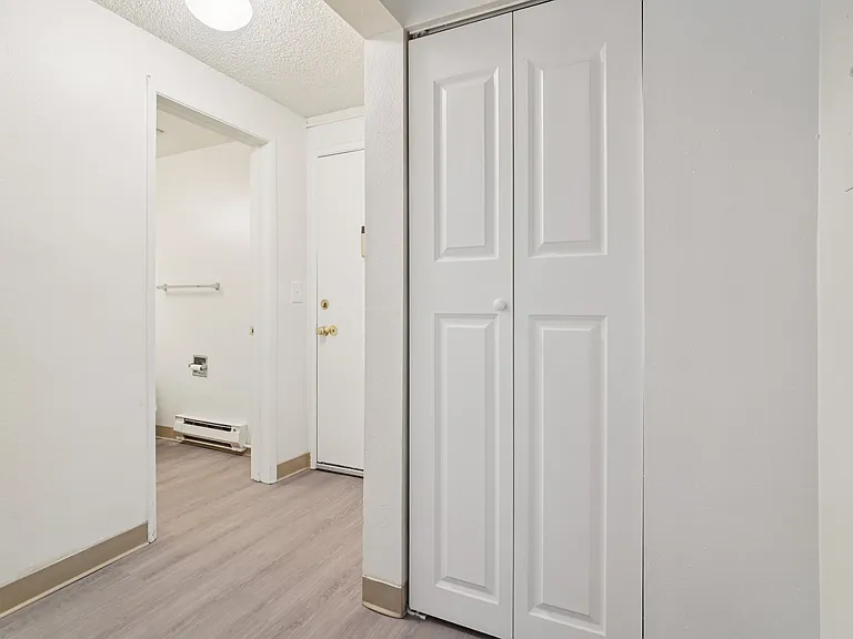 Texada Apartments — Photo 15