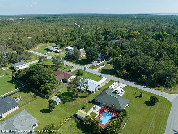 4th image of 1544 Black Bear Ave