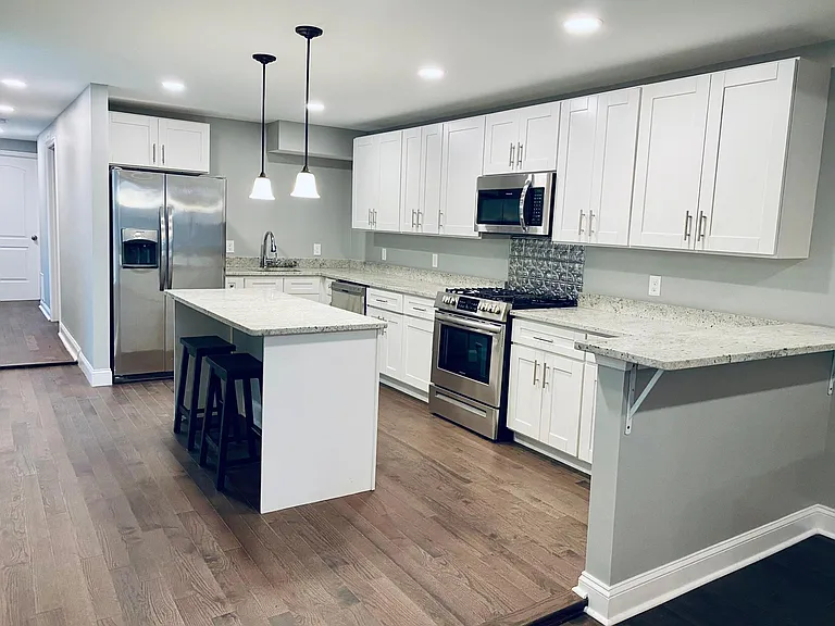 126 S Arlington Ave — Photo 1