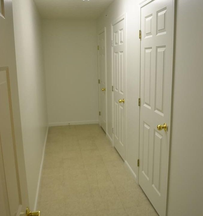 1st fl hall to attched garag