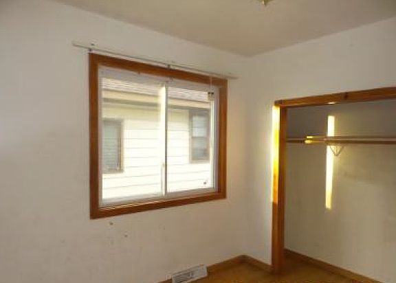 4th image of 4415 Homerlee Ave