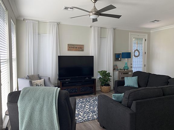3rd image of 1303 E Lakeshore Dr #7