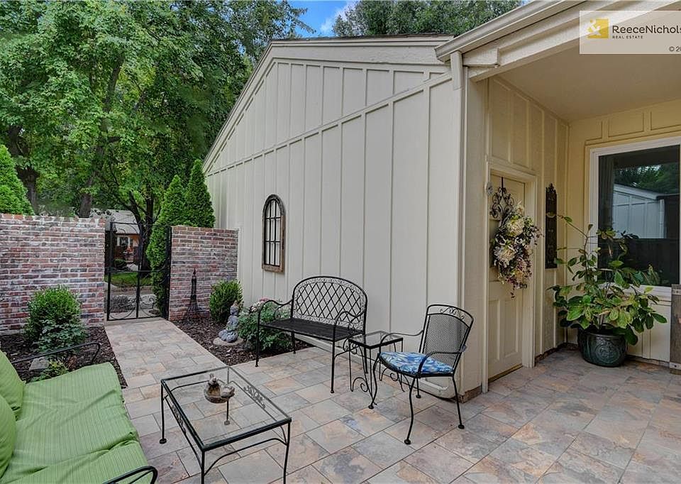 Sip a cocktail on your tiled courtyard.