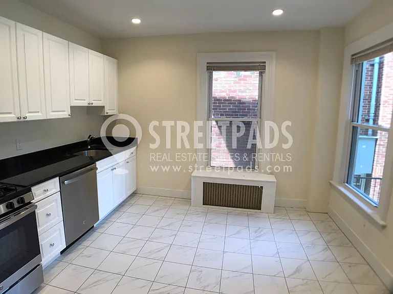 59 Langdon St — Photo 1