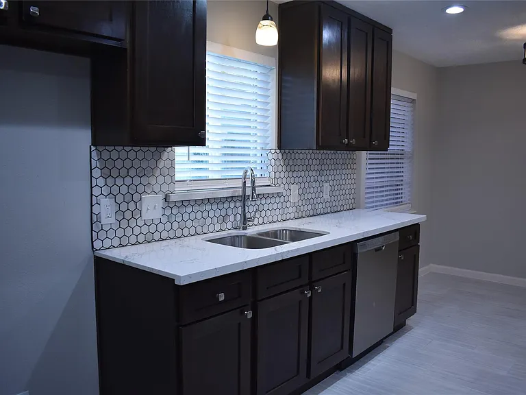 3110 Springhill Dr — Photo 14