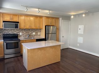 212 Oakwood St SE #108, Washington, DC 20032
