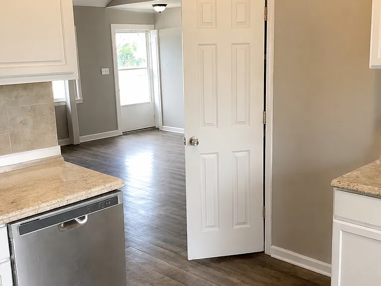 7006 Betsy Ross Dr — Photo 5