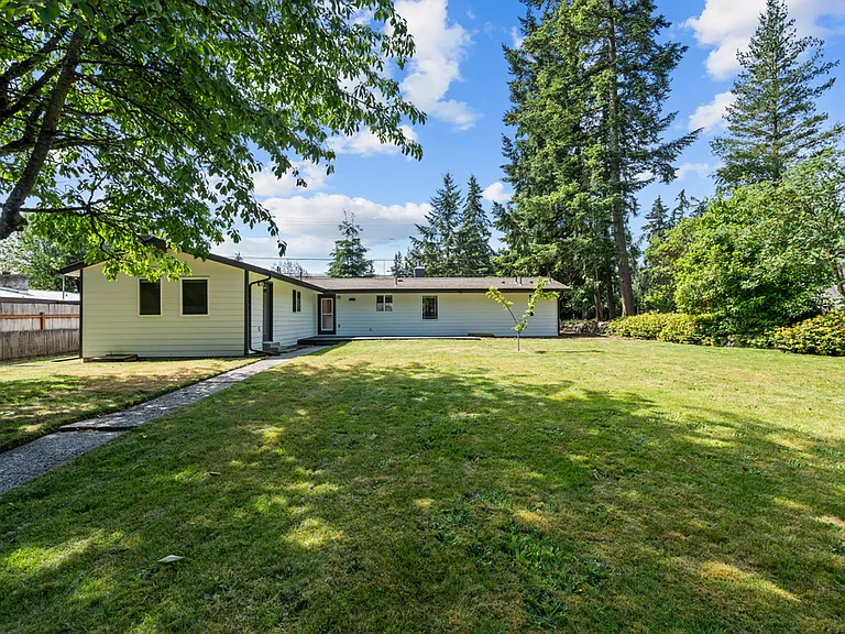 6027 176th St SW — Photo 32