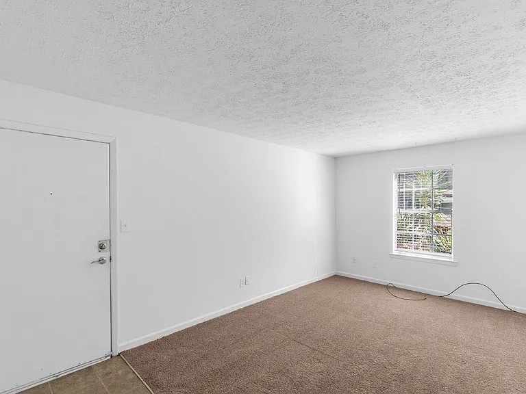 Redwood Manor — Photo 15